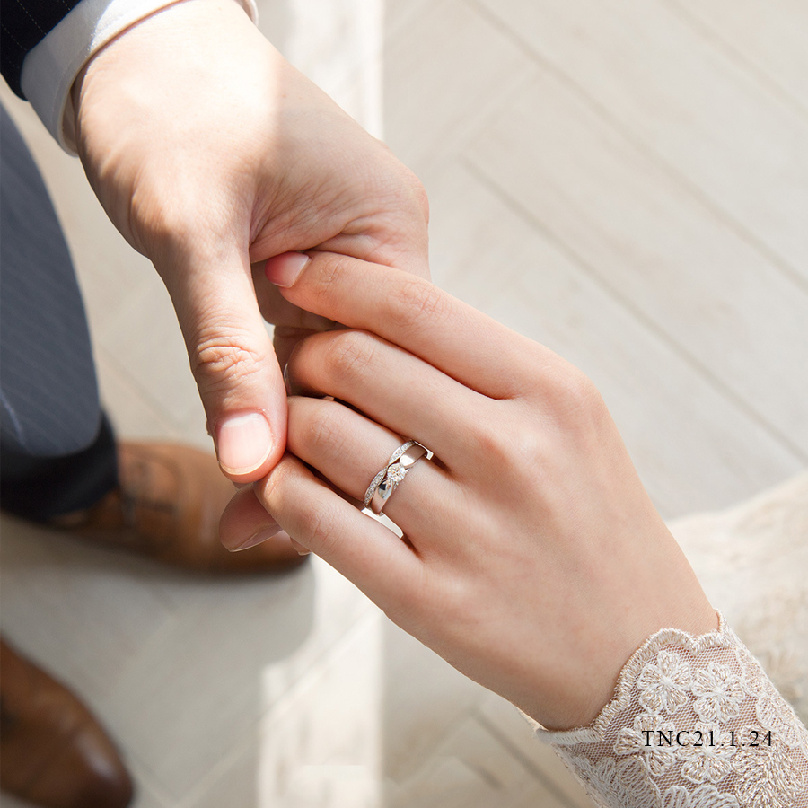 nhẫn kỷ niệm cưới là món quà tinh thần