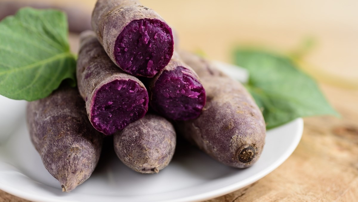 Khoai lang tím bao nhiêu calo? Ăn khoai lang tím có giảm cân không?