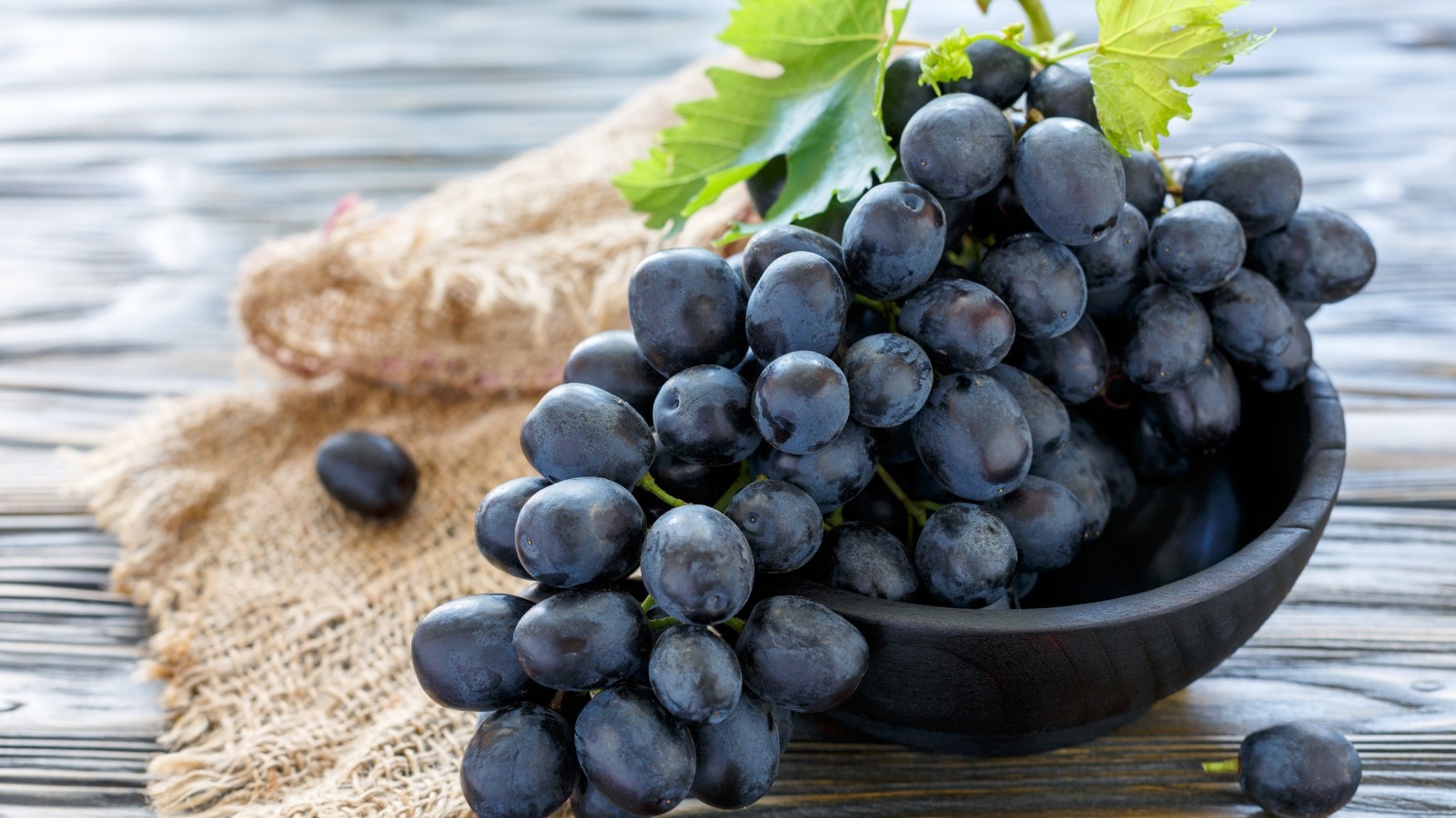 Black grapes and its 5 health and beauty benefits