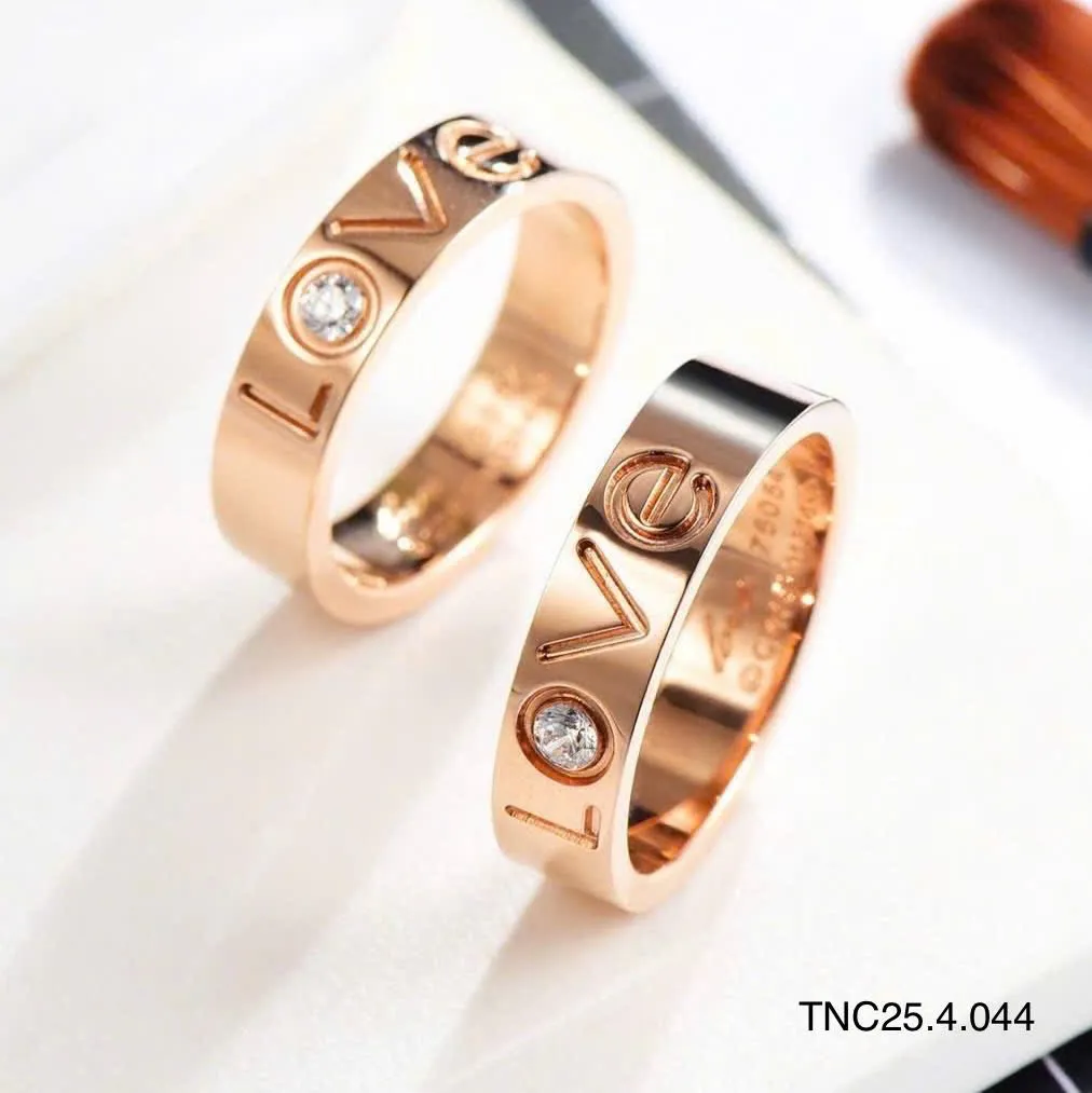 nhẫn cưới vàng hồng
